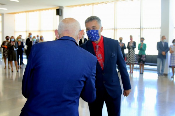 Click to zoom the picture.